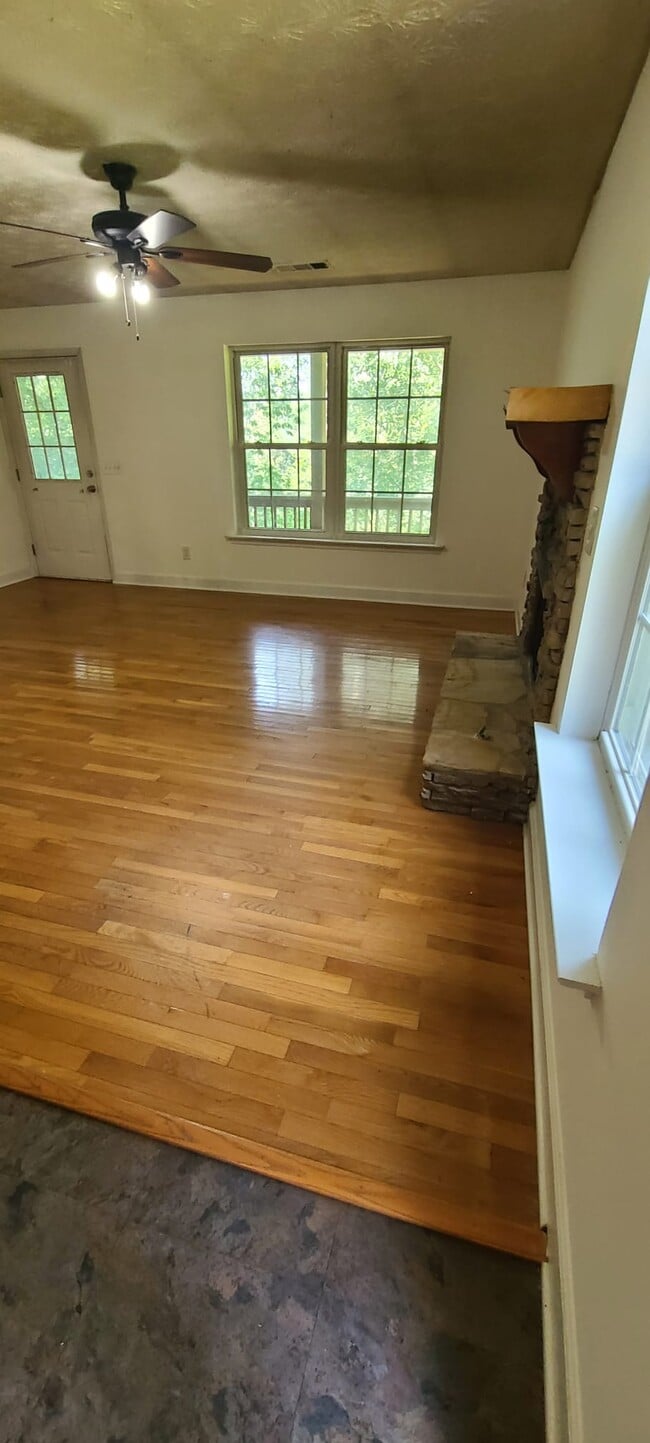 225 Clyde Barrett Rd, Dahlonega, GA 30533 House Rental in Dahlonega