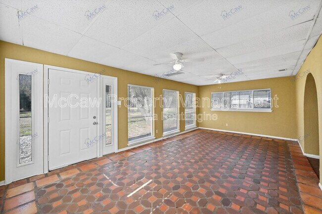 Foto del edificio - 207 Evelyn St