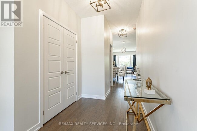 Building Photo - 52 LUMB Dr