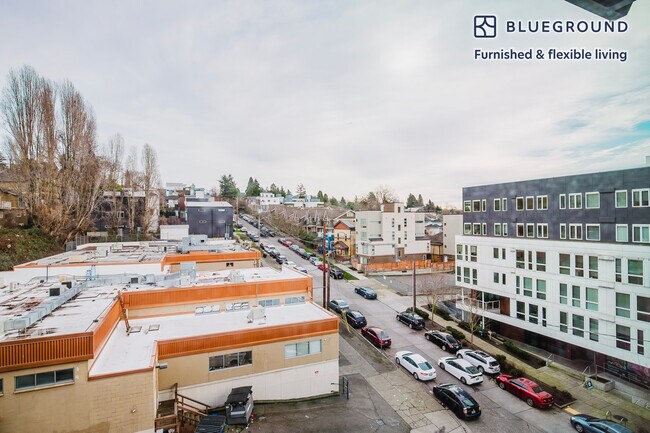 Foto del edificio - 622 Rainier Ave S