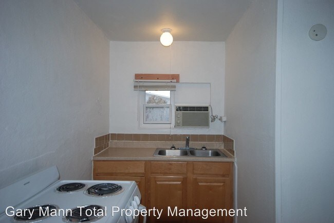 2128 W Broadway Ave Unit 10 Moses Lake Wa 98837 Condo For Rent Building Photo 2128 W Broadway Ave