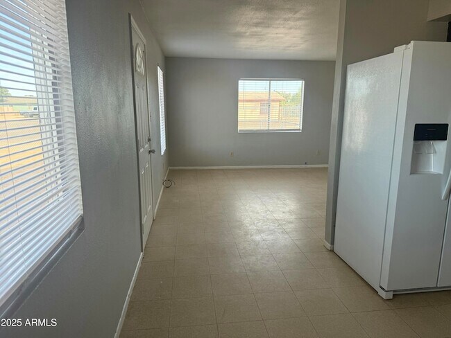 Foto del edificio - 501 W 14th St