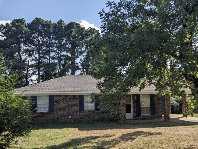 Building Photo - 421 Thacker Loop