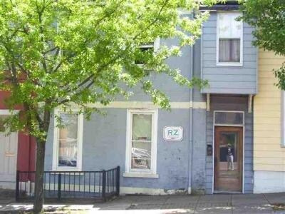 Primary Photo - 138 E Main St
