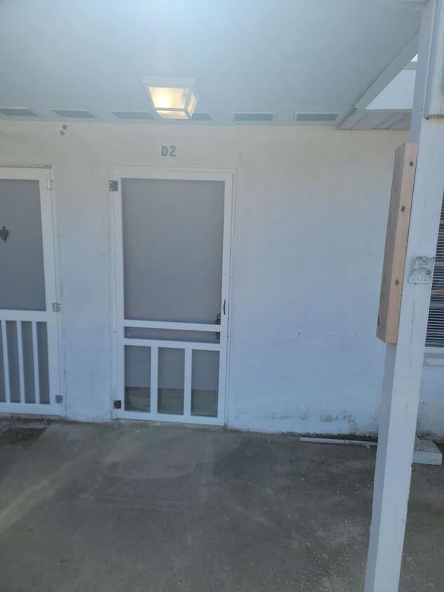 Foto principal - 1 Bed 1 bath apt Across from Midland Tech