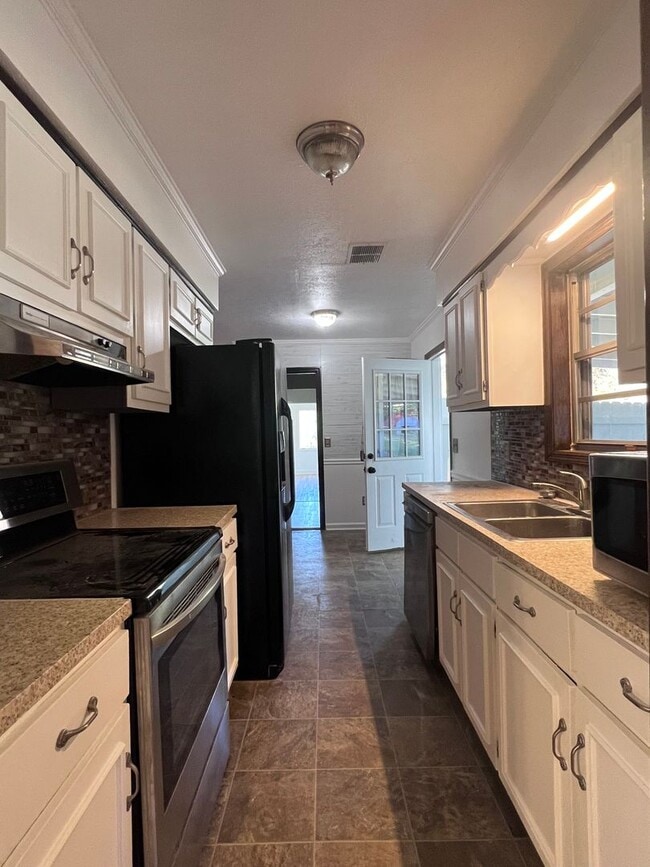 Foto del edificio - Large 4 bedroom, 2 bath home in Opelika!