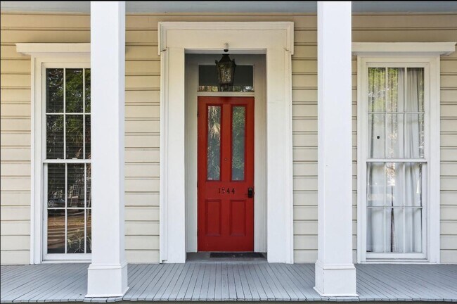 Foto del edificio - 1544 Camp St