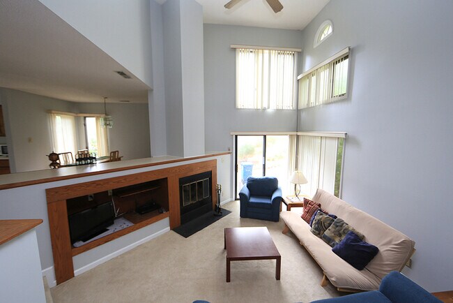 Building Photo - 4320 Beechnut Ln