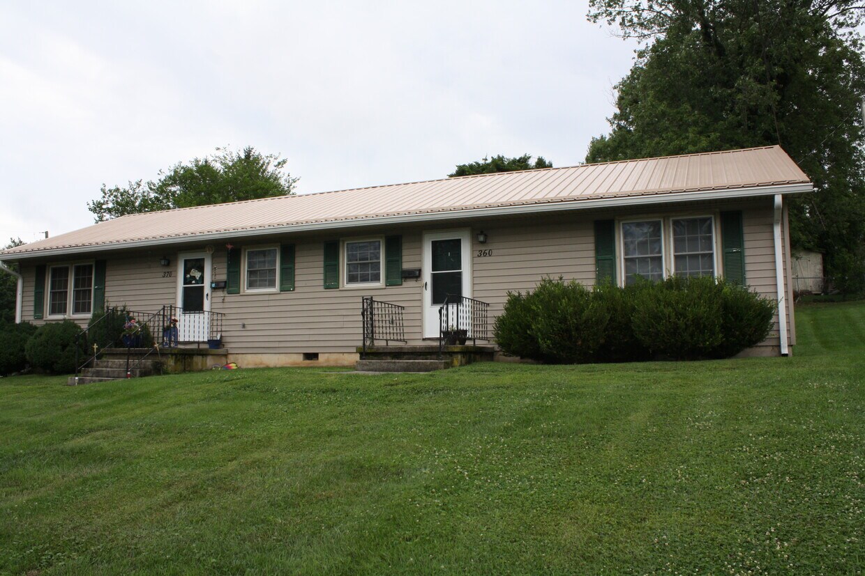 Front of Duplex - 360 W Union St