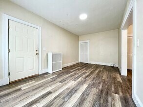 Building Photo - 285 W Elm St