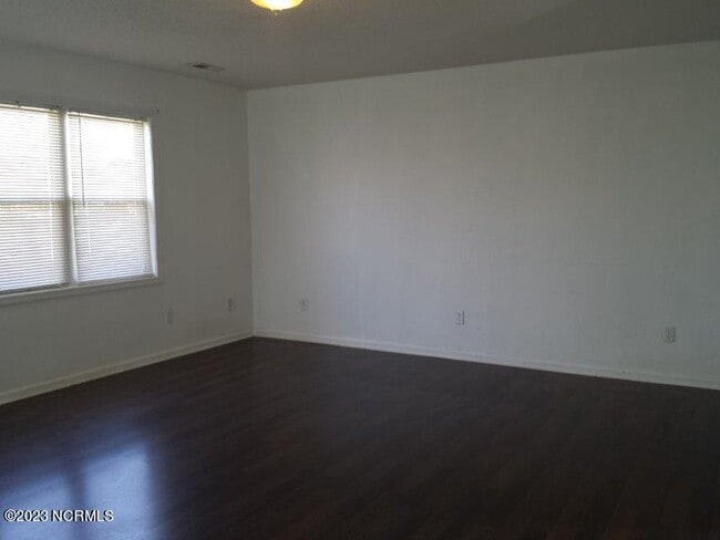 Building Photo - 116 Raintree Run