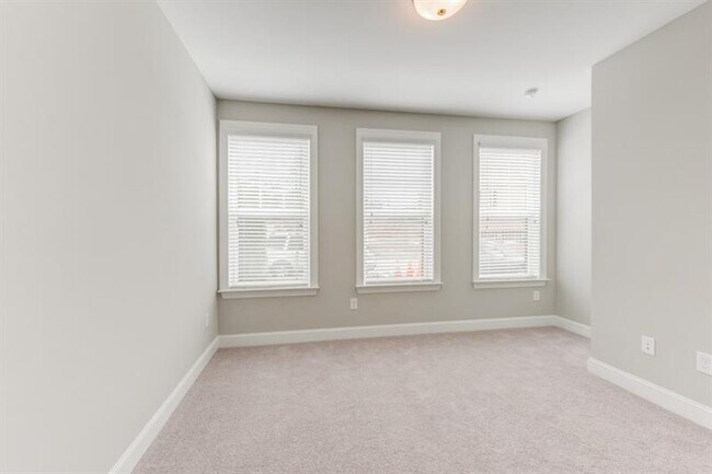 Building Photo - 1655 Morningtide Ct NE