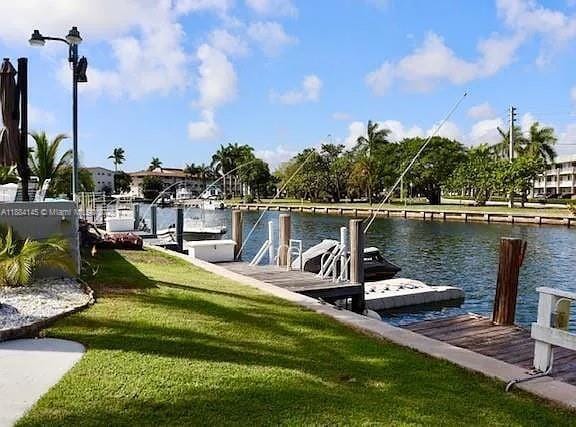 Foto principal - 467 Golden Isles Dr