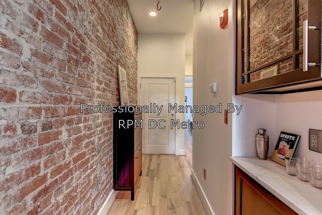 Foto del edificio - 1854 Mintwood Pl NW