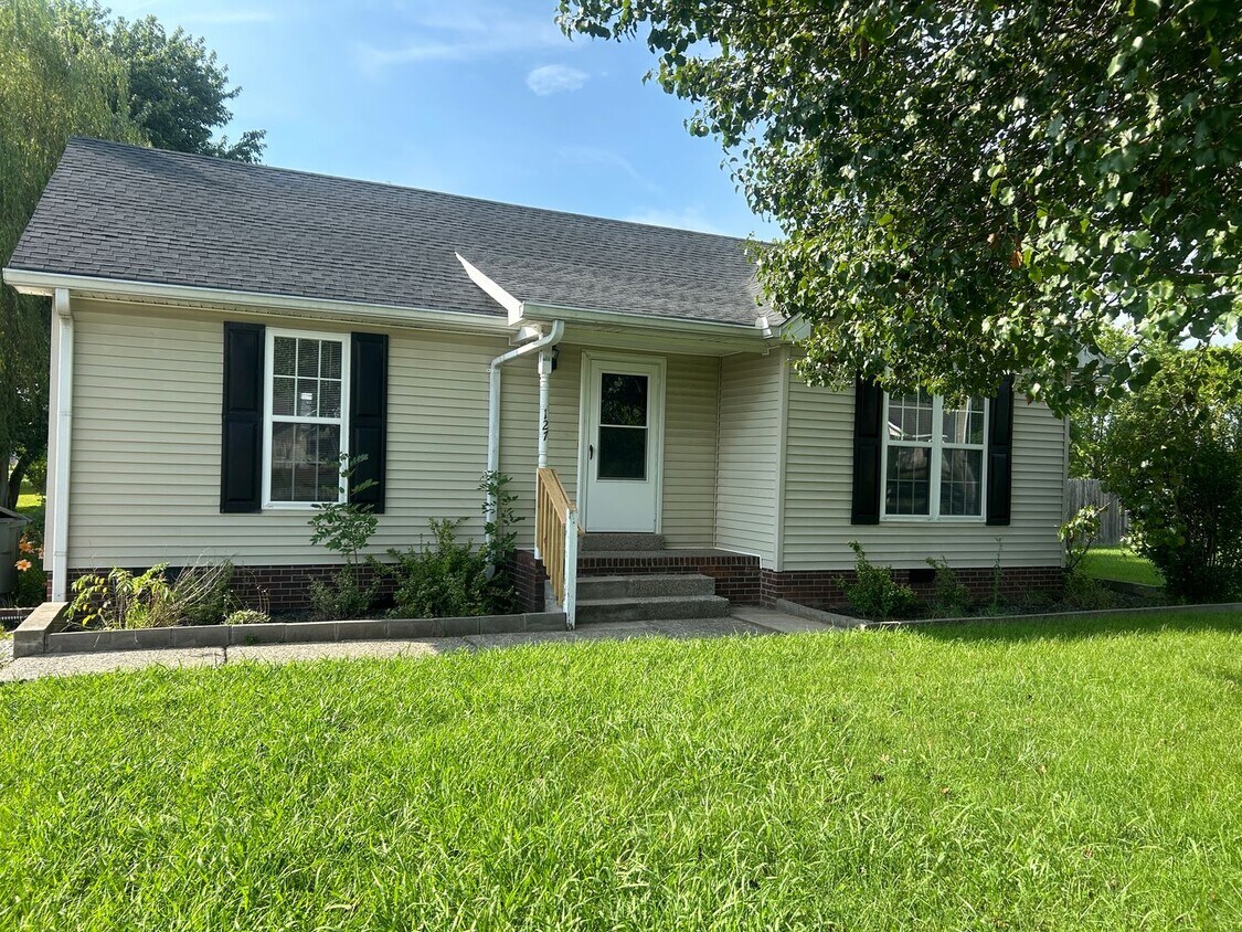 Primary Photo - 3 bd 2 ba home on a cul de sac