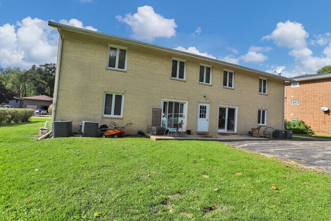 Foto del edificio - 31 Green Oaks Dr