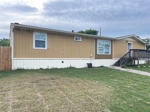 Building Photo - 417 Lenora Dr