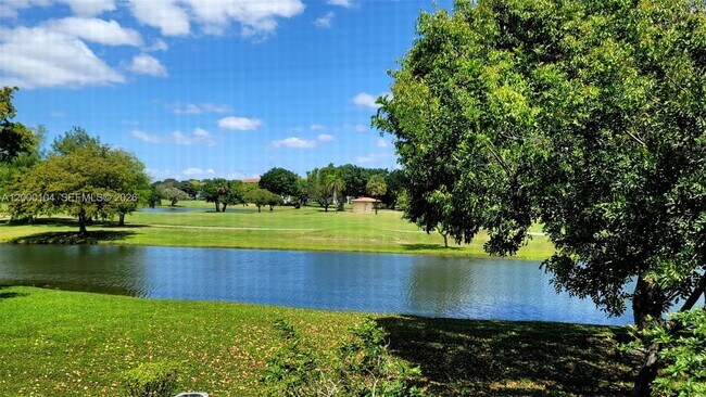 Foto del edificio - 13255 SW 7th Ct