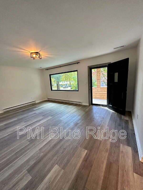 Foto del edificio - 2028 Arlington Pl