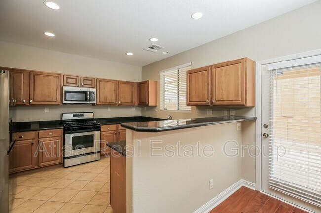 Foto del edificio - 9094 Wine Cellar Ave