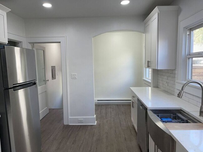 Building Photo - 6541 SE 89th Ave