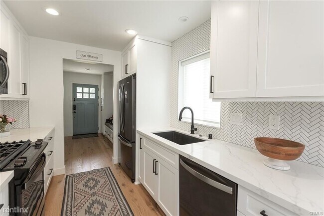 Building Photo - 3 br, 2 bath Townhome - 9686 Monte Carlo Cir
