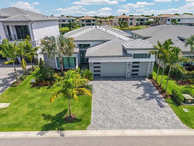 Building Photo - 9524 Riverside Pk Dr