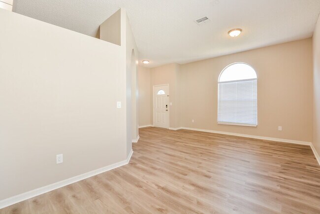 Building Photo - 2052 Swift Rd