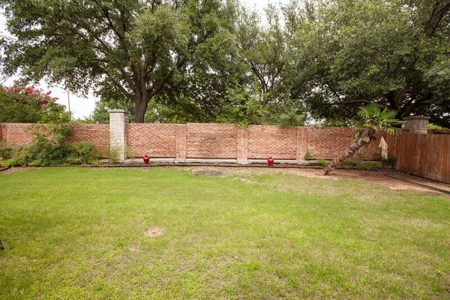 Building Photo - 11544 Blackhawk Dr