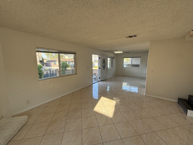 Building Photo - 7782 Newman Ave