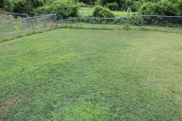 Building Photo - Cute 3 bdrm, 2 bath