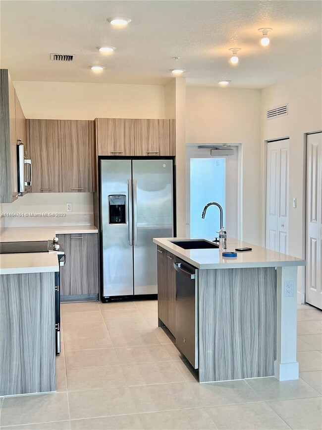 Foto del edificio - 8201 NW 41st St