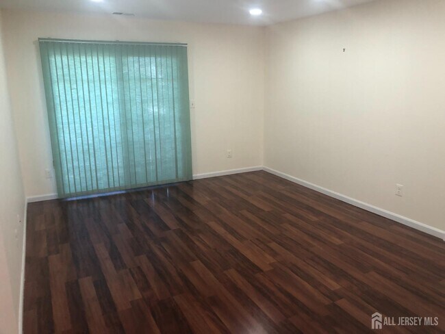 Foto del edificio - 1125 Waterford Dr