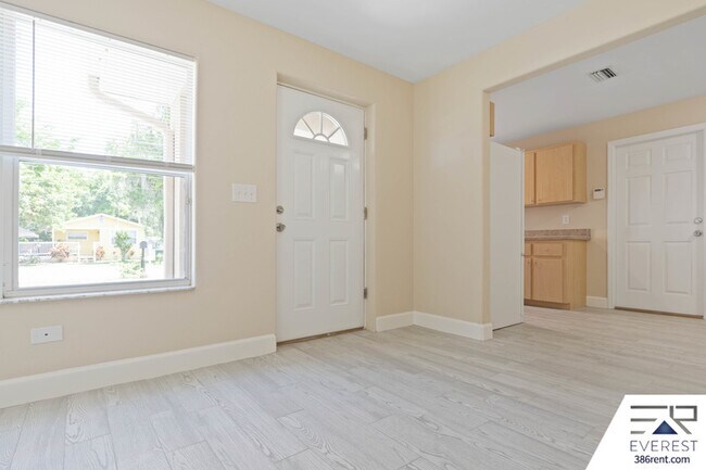 Building Photo - 628 Ranney Ave
