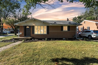 Building Photo - 31611 Lonnie Blvd
