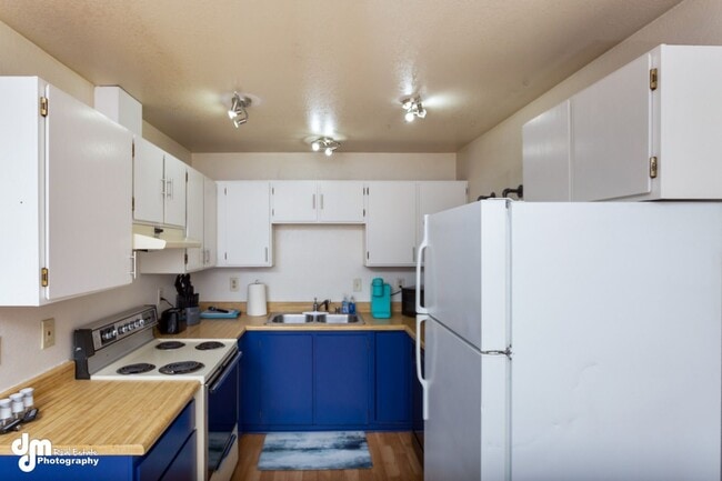 Foto del edificio - 76th Ave Duplex