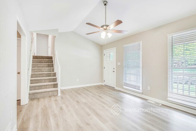 Building Photo - 24 Grapevine Dr