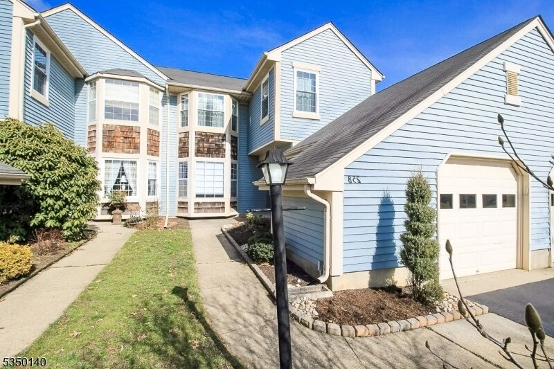 Foto principal - 2 Bristol Ct