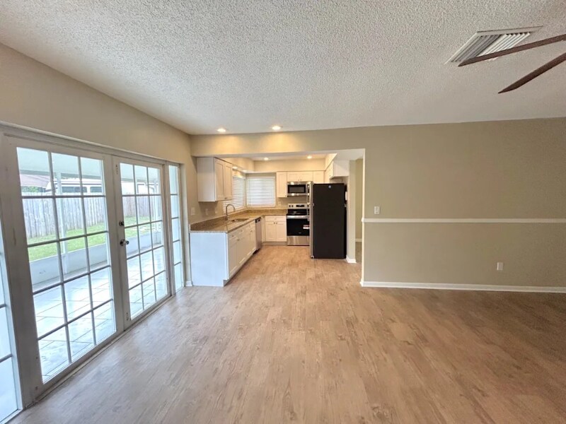 Foto principal - 503 Hillside Ct