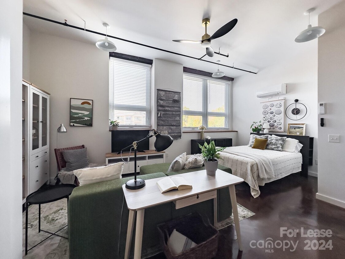 Foto principal - 510 S College St