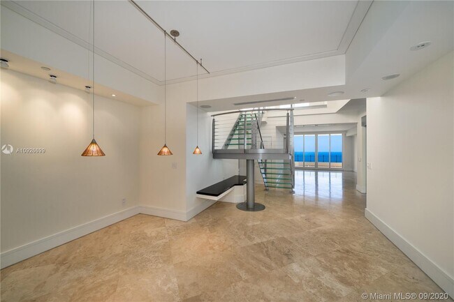 Building Photo - 799 Crandon Blvd