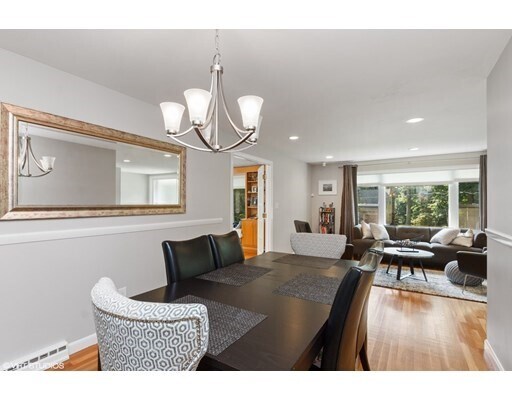 Building Photo - 27 Tall Tree Rd