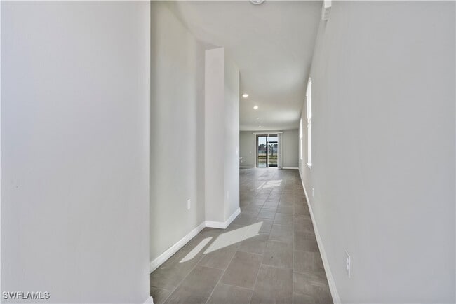 Foto del edificio - 17965 Saddle Rd