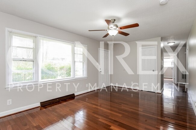 Building Photo - Adorable 3 Bedroom on Corner Lot