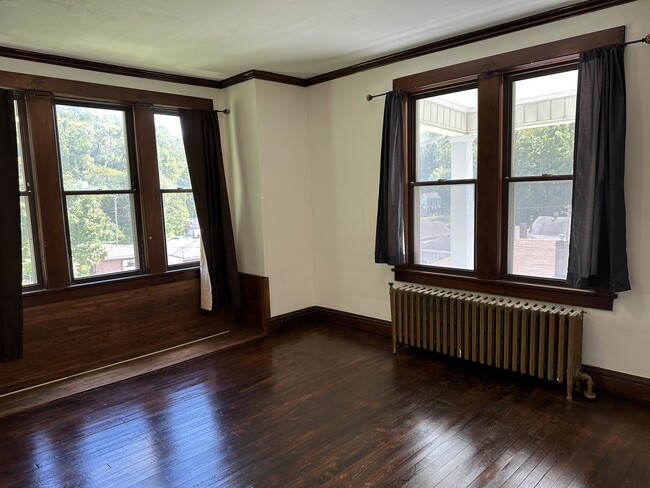 Building Photo - 223 29th St