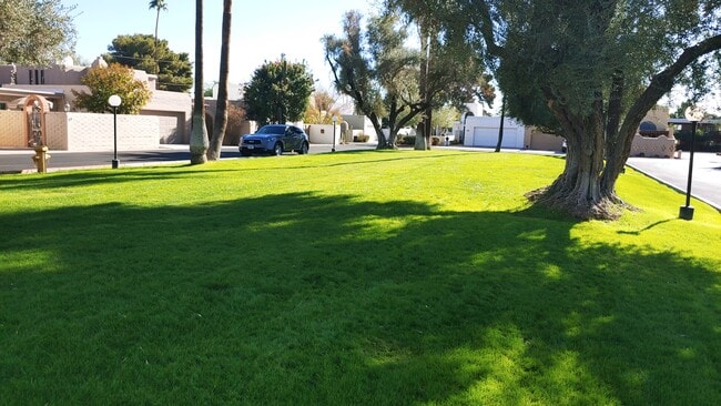 Building Photo - 7770 E Camelback Rd
