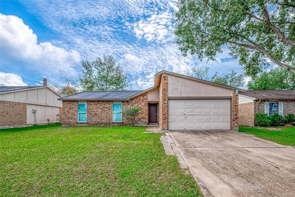 Foto principal - 17619 Autumn Hills Dr