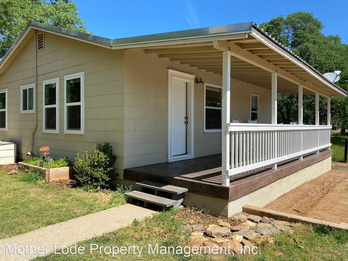 Primary Photo - 3 br, 1 bath House - 16870 Yosemite Road