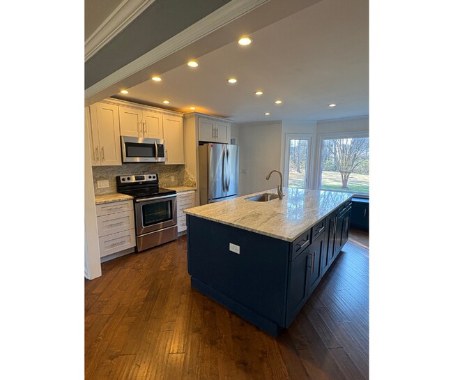 Building Photo - 9512 Imperial Dr