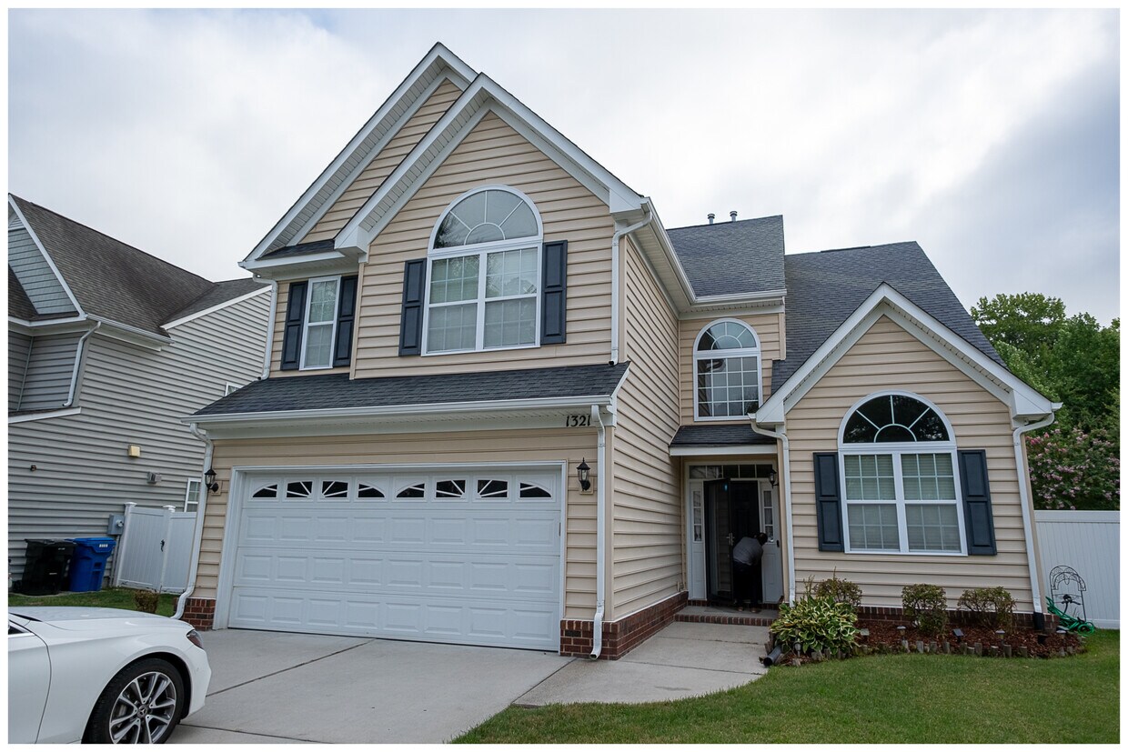 Foto principal - 1321 Adair Dr